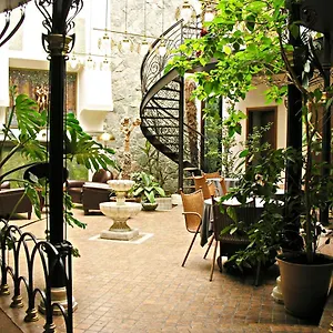 Boutique Mtiebi فندق