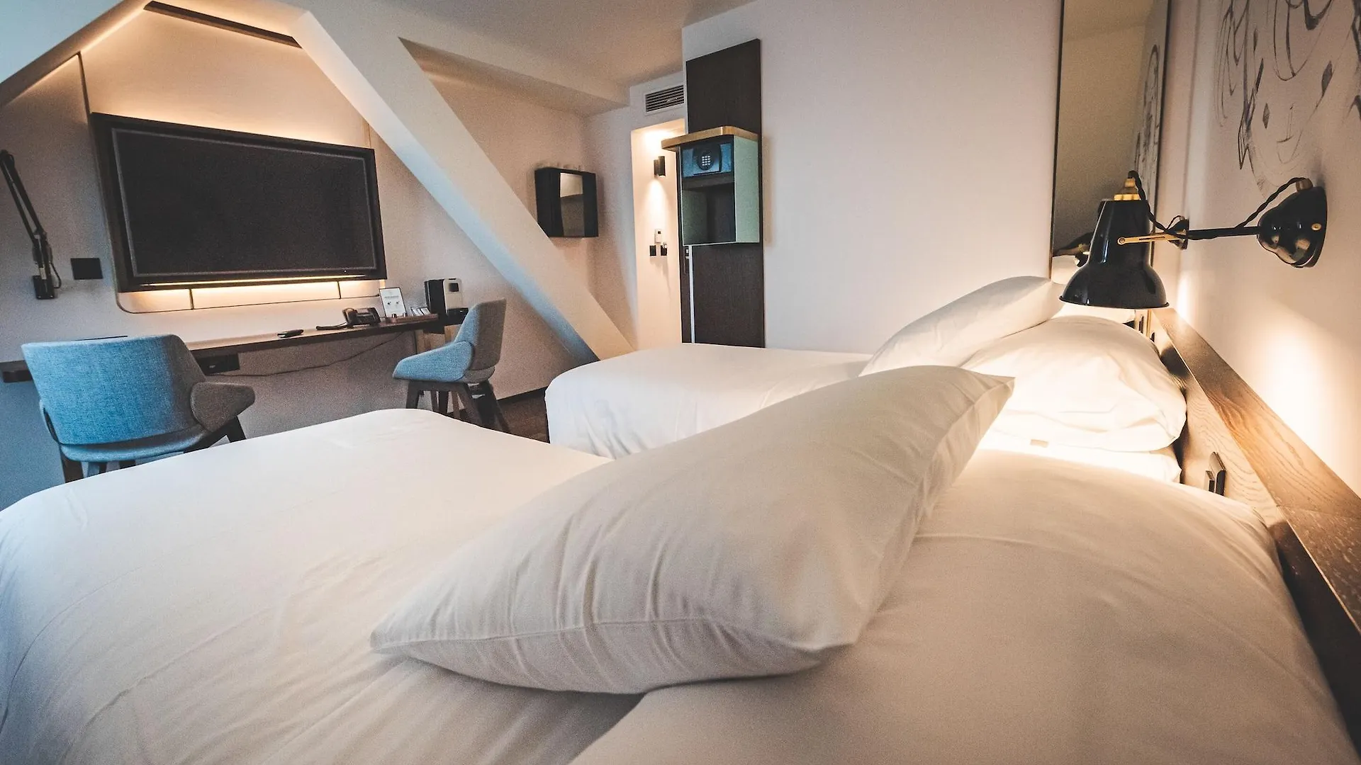 ***  Hotel Bernina Genève Suisse